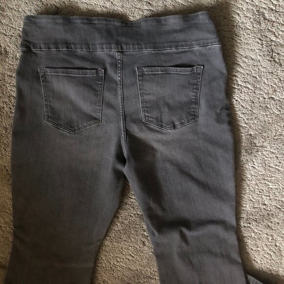 Lee Gray Jeans, 16 short. - Picture 2 of 2